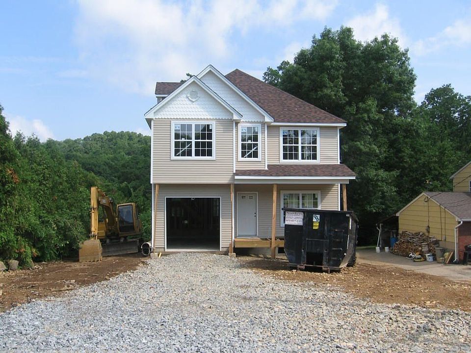 2nd image of 204 Center St