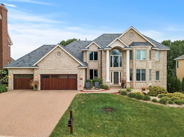 7410 Bush Lake Dr, Bloomington, MN 55438