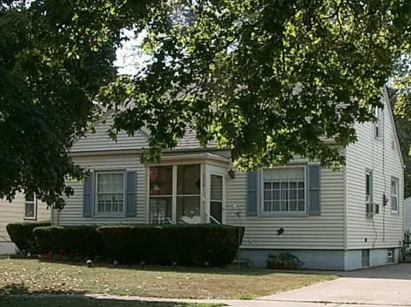 576 82nd St, Niagara Falls, NY 14304
