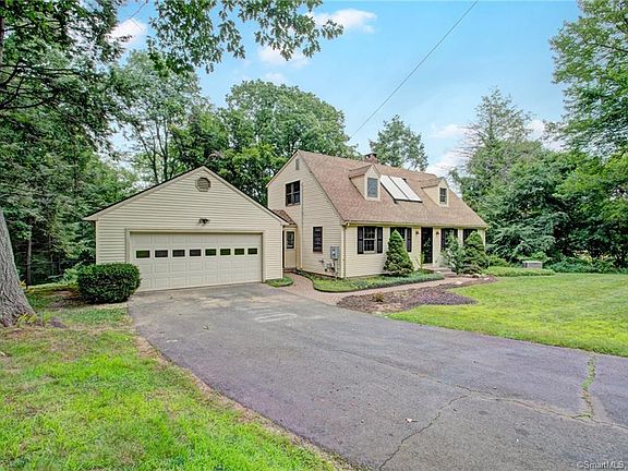 2nd image of 79 Blueberry Ln