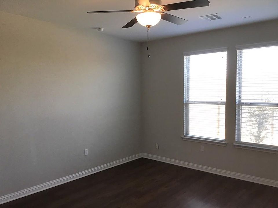 2nd image of 5380 Pelican St
