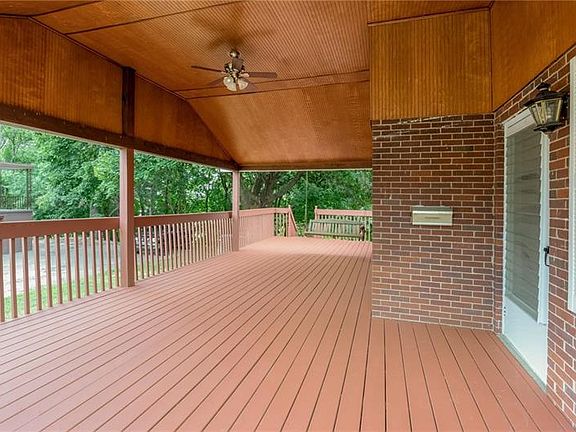 3rd image of 7952 Manville Dr