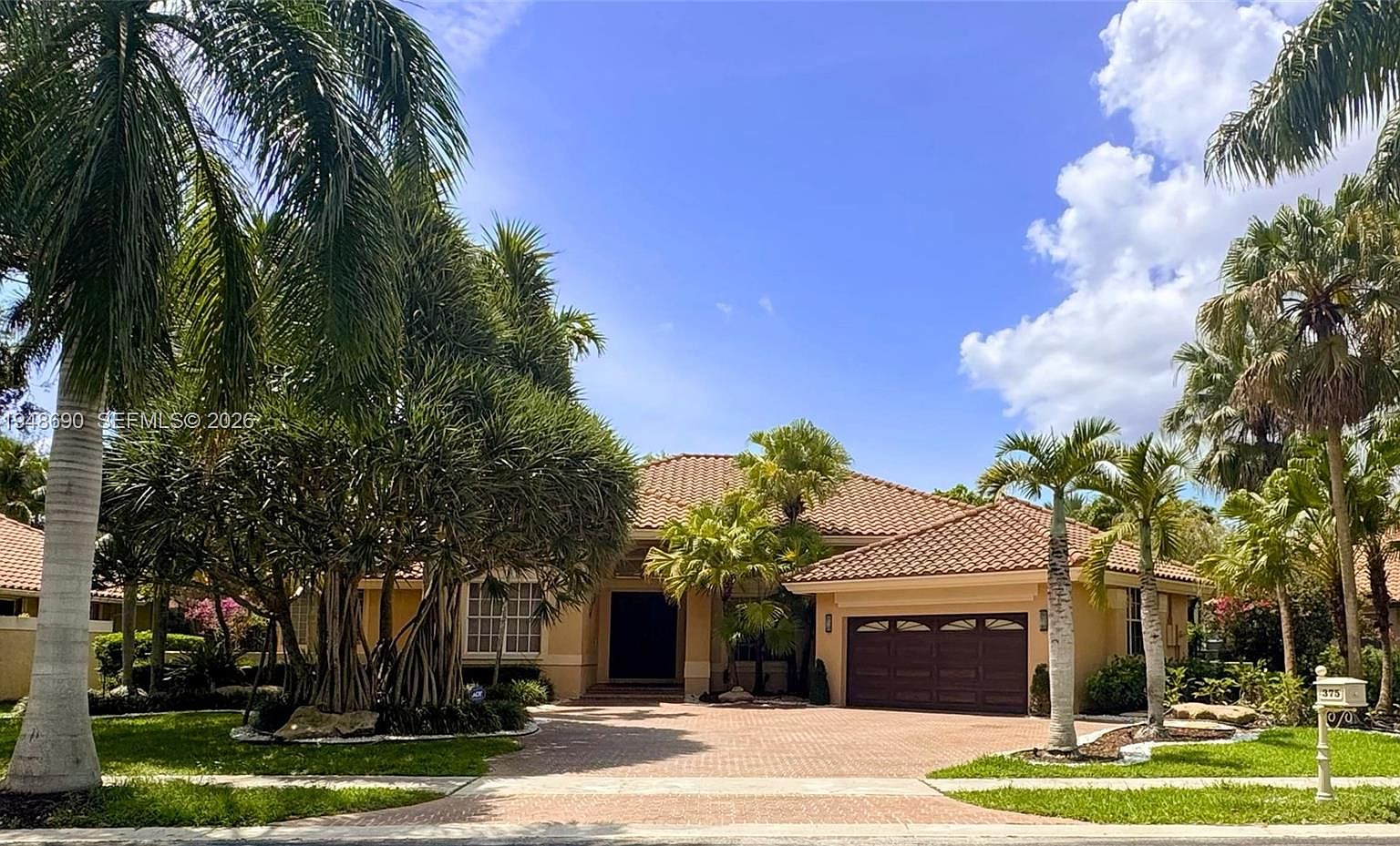 375 equal bitcoin (82) 사진