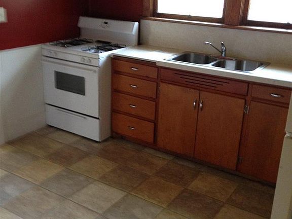 5th image of 1116 Woodland St
