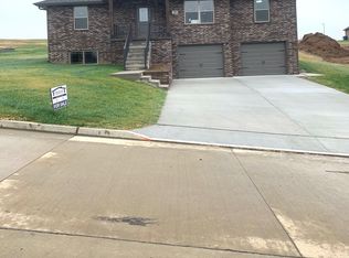 1305 Summerfield Dr, Jefferson City, MO 65109