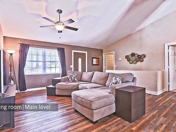 3rd image of 1568 Apple Valley Dr