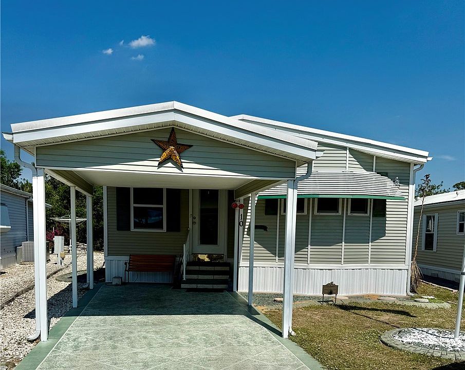 1st image of 10 Hidden Harbor Ln