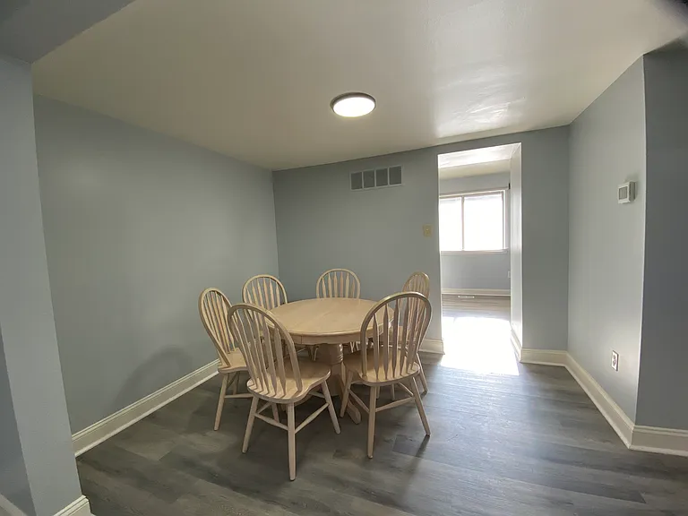 7332 Mossy Brink Ct — Photo 5