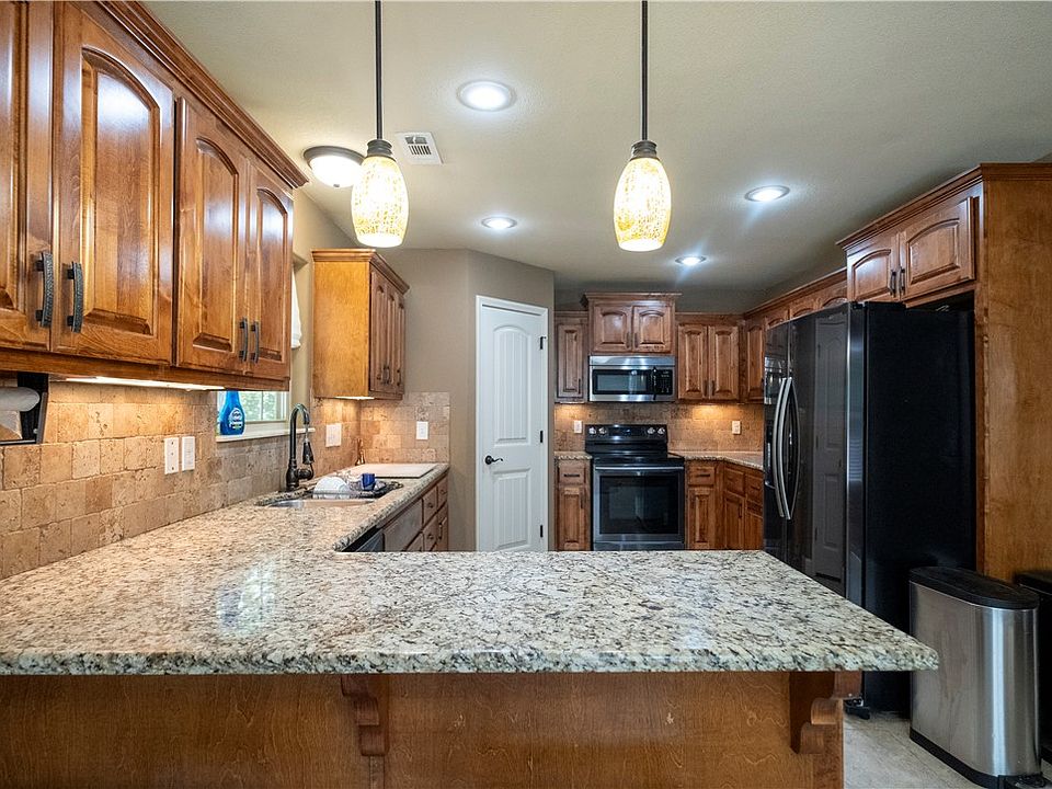1st image of 49 Berkshire Dr