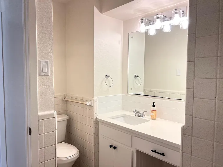 2305 Western Trails Blvd #A — Photo 22