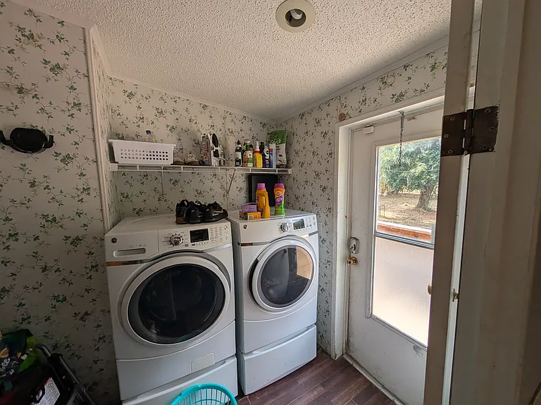 5620 Kelly Dr — Photo 3