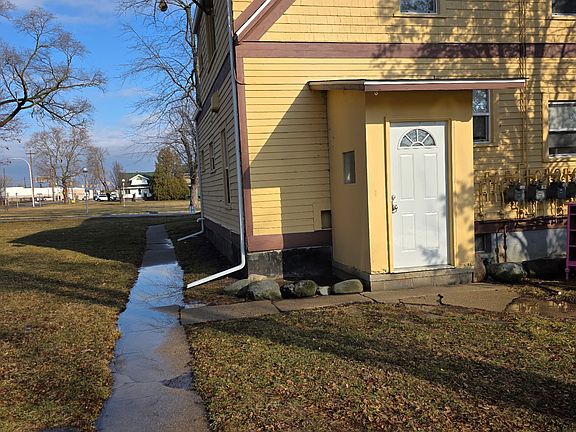 2nd image of 2422 South Blvd #4