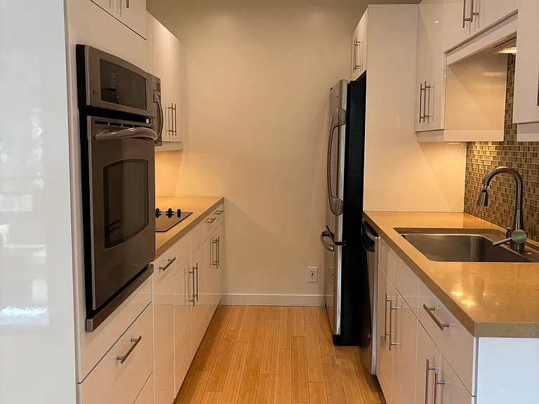 1250 N Kings Rd #301 — Photo 9
