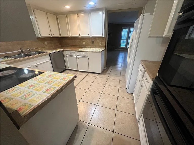 97 Lake Shore Dr — Photo 4