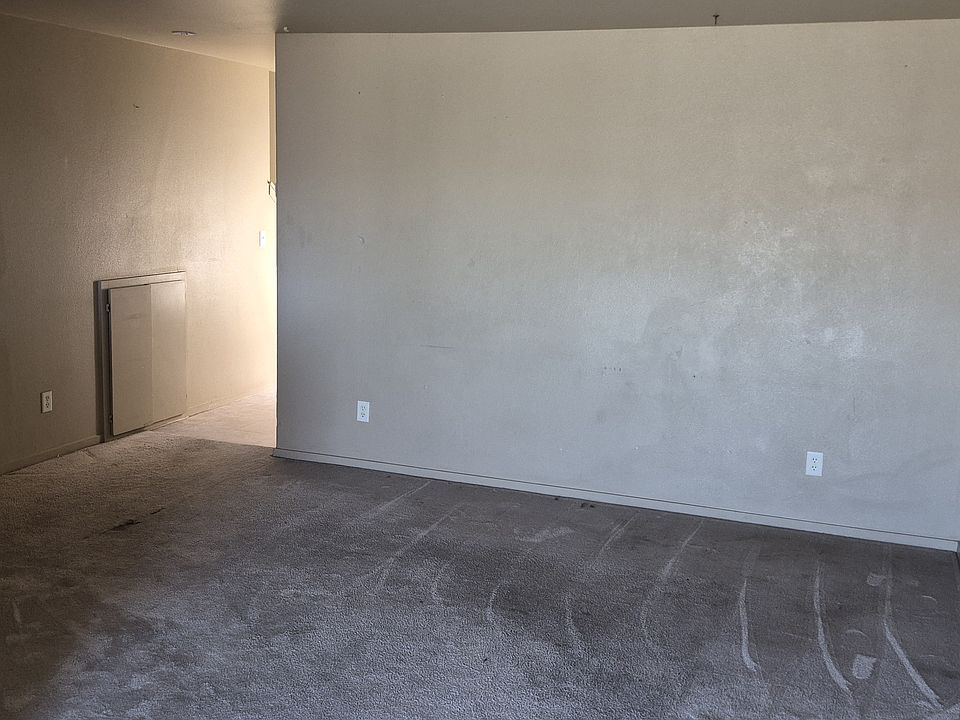 2nd image of 304 Sweetwater Cir Unit D