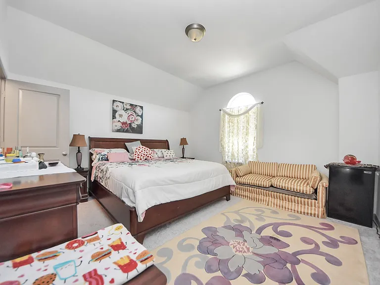 1911 Sapphire Pines Ln — Photo 31