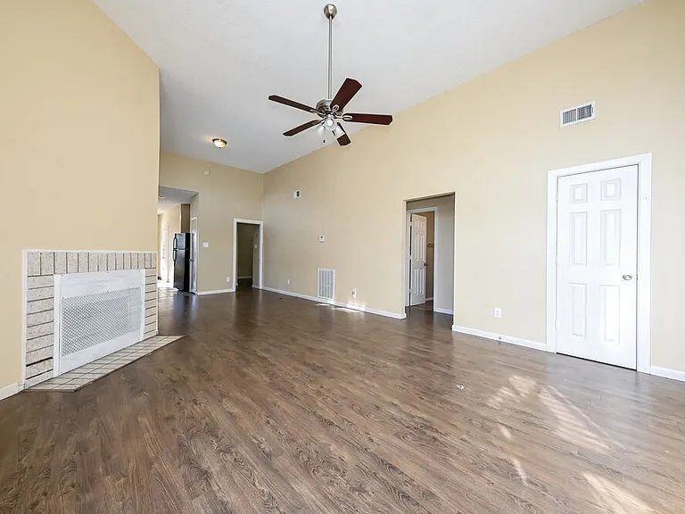 529 Horse Shoe Bnd — Photo 5