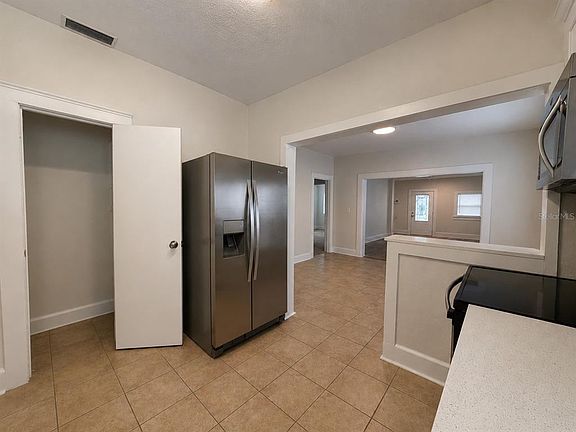 5th image of 103 W Emma St