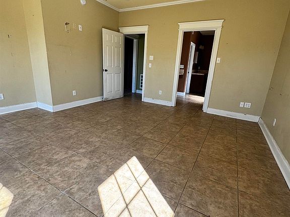 5th image of 104 Watson Cir