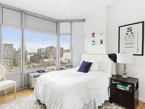 4th image of 200 E 32nd St APT 31C