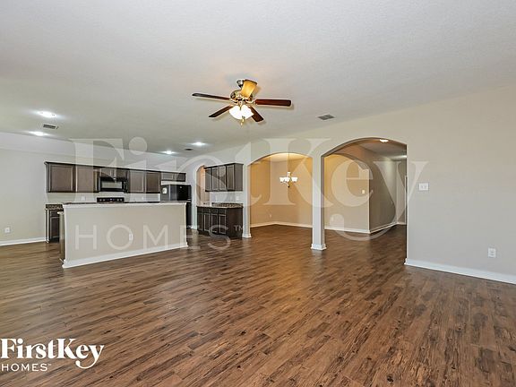 5th image of 708 Woodcrest Dr