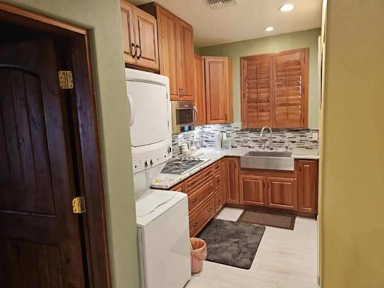 7040 N Montecatina Dr — Photo 11