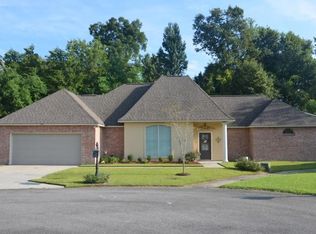 904 E Oak Haven St, Gonzales, LA 70737