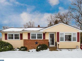 17 Lombardy Rd, Turnersville, NJ 08012