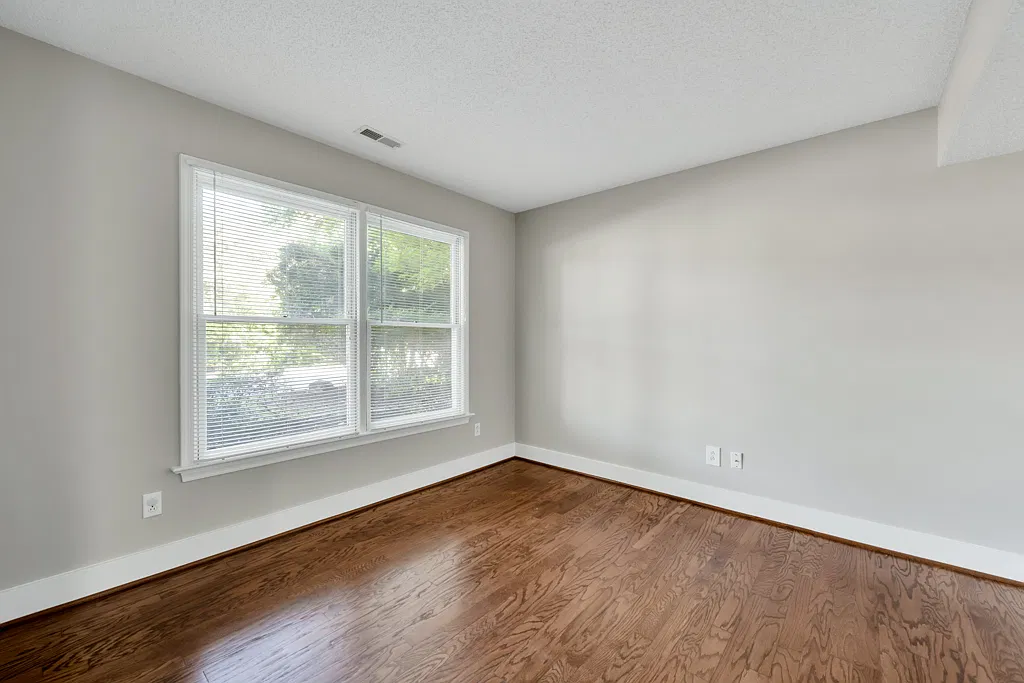 4 bed, 2.5 bath, 2219 sqft, $3,300 — Photo 3