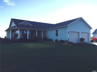 902 Hollow Ave, Jerseyville, IL 62052