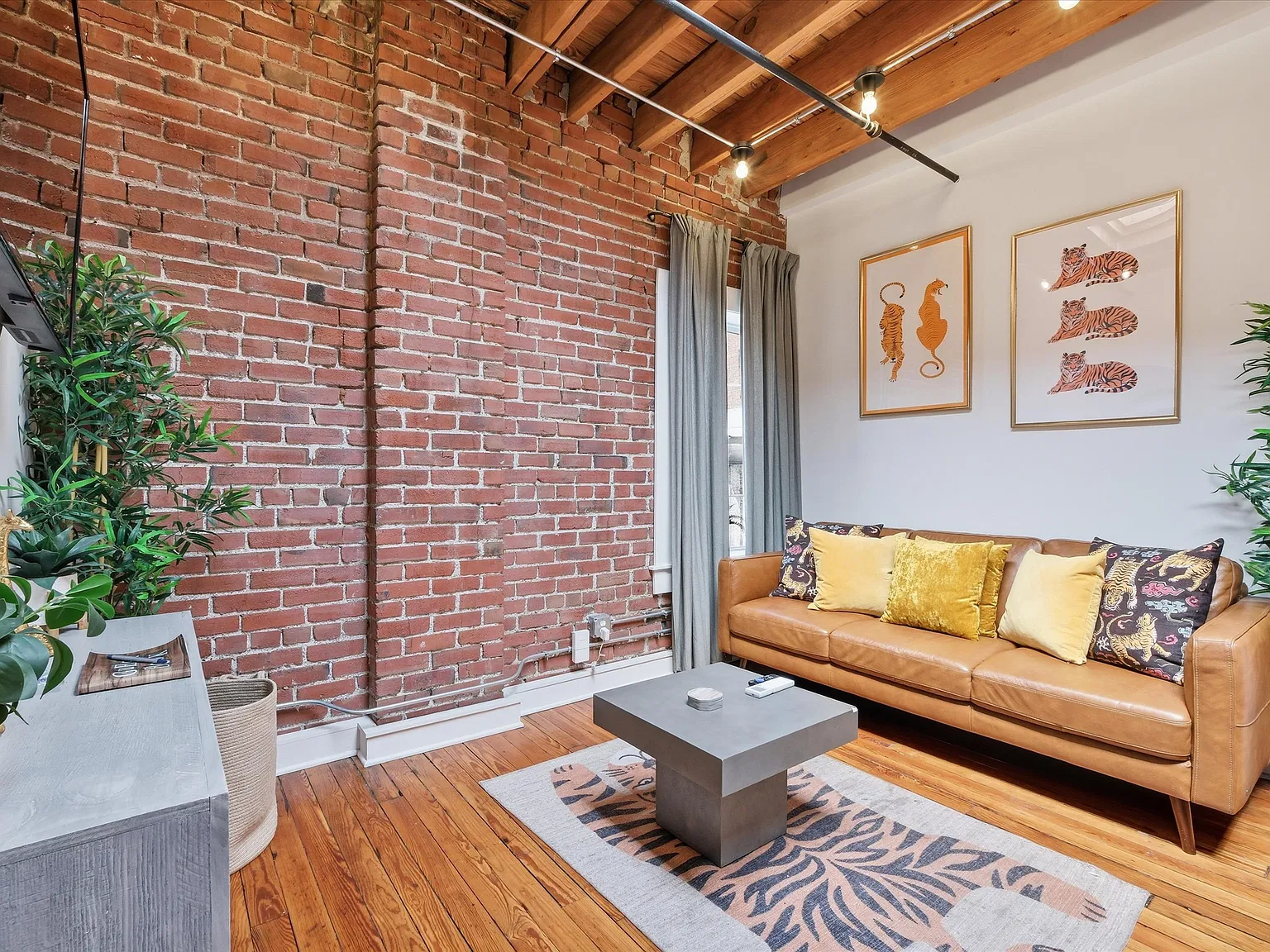 1 bed, 567 sqft, $1,700 — Photo 2
