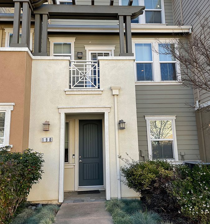1st image of 190 Huntington Ln #0