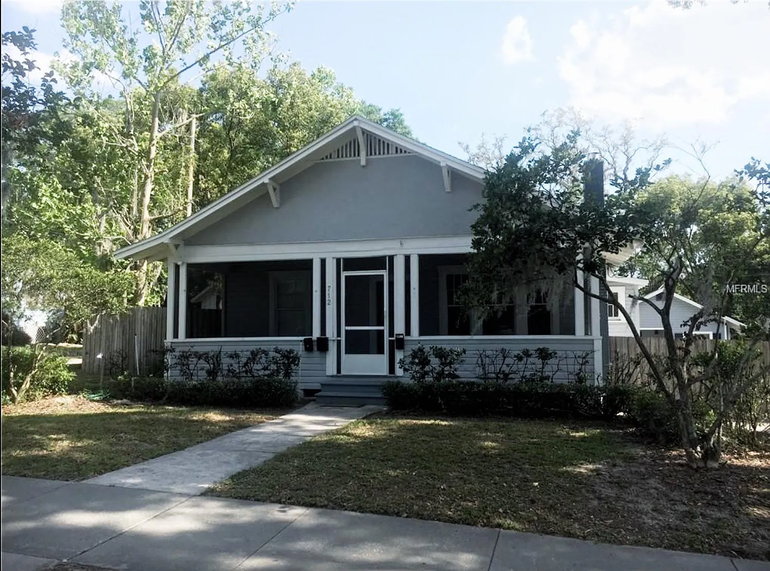 712 Hillcrest St — Photo 1