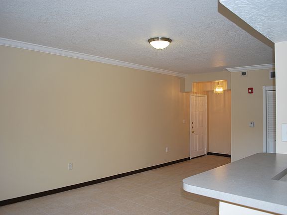 5th image of 140 SW 117th Ave #4107