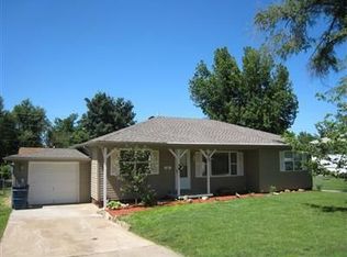 905 E Edgewood St, Springfield, MO 65807