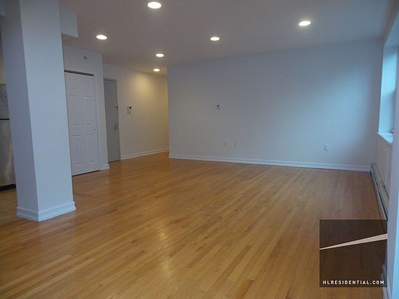 5th image of 2544 Crescent St APT 3B