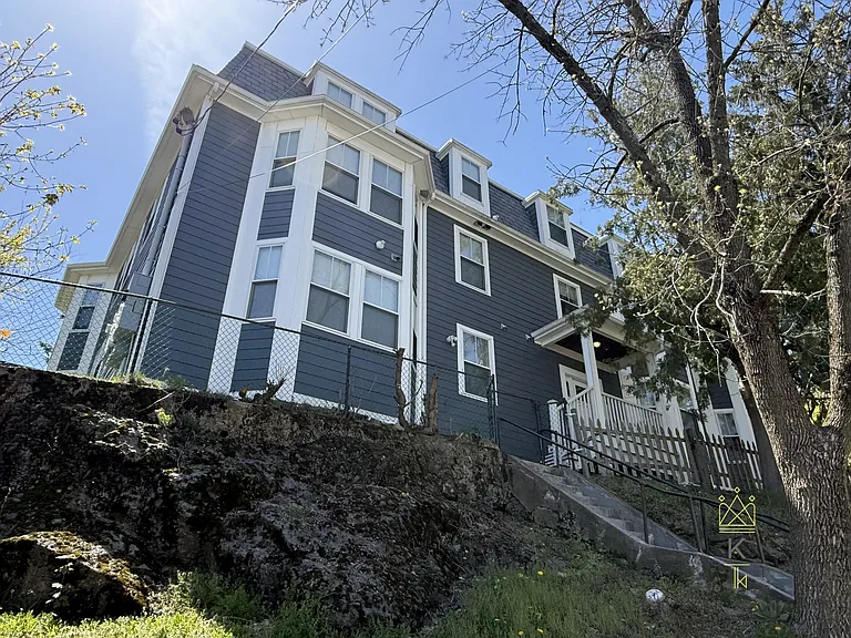 8 Nira Ave #3 — Photo 16