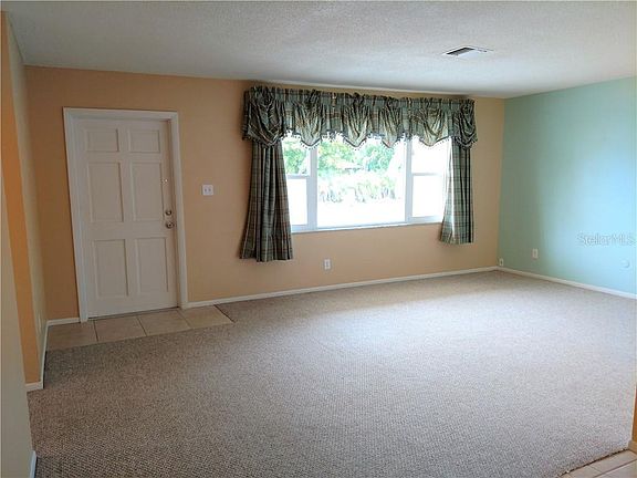 3rd image of 134 Algiers Dr