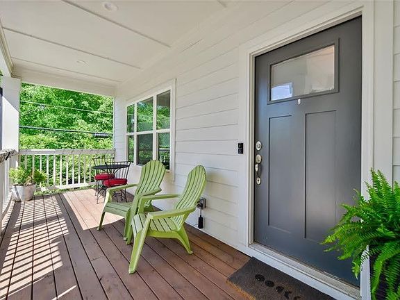 3rd image of 1237 Milton Ter SE