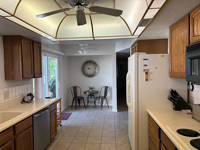 952 Leisure World — Photo 7