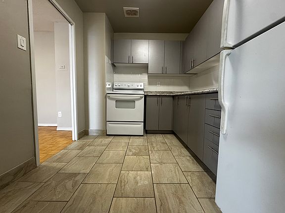 3rd image of 1030 Pearson Dr #504