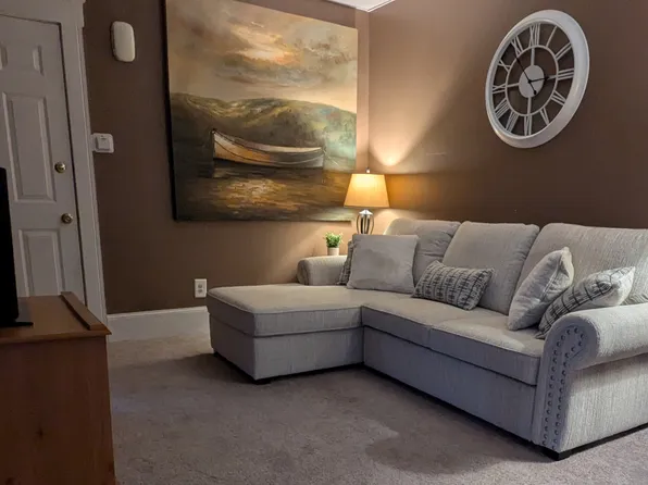 15 Grove St #1-B, Attleboro, MA 02703