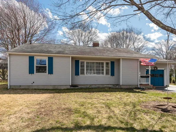 6 Homestead Circle, Hampton, NH 03842