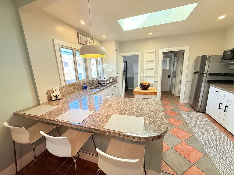 2801 Telegraph Ave — Photo 7