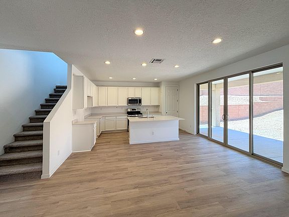 5th image of 1325 Valle De Colores St NW