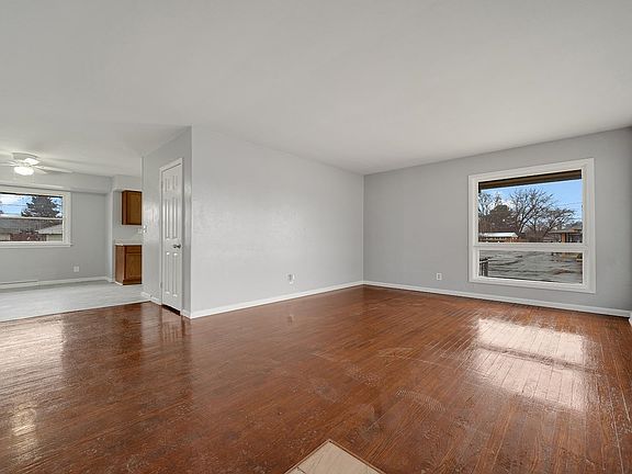 4th image of 2420 Midway Dr