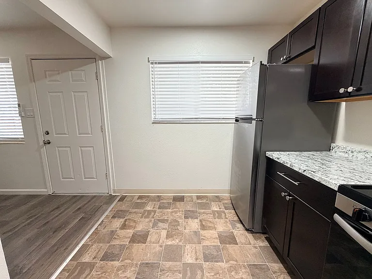 915 Wheeler Ave — Photo 4