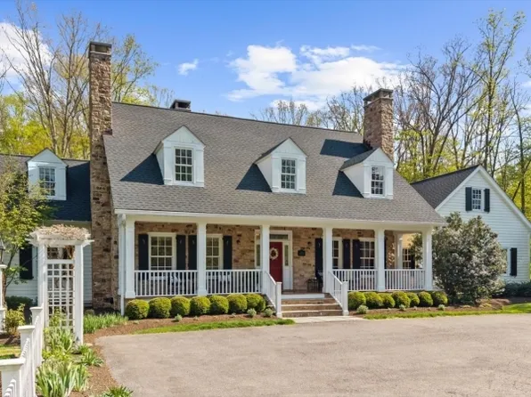 24 Water St, Tewksbury Twp., NJ 08833