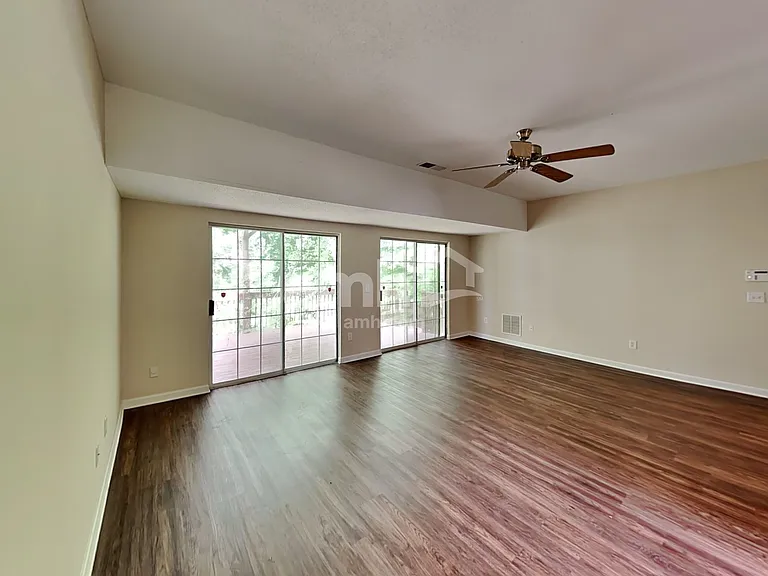 5745 Newnan Cir — Photo 7