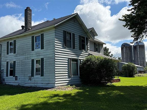 3rd image of 12528 102nd Avenue